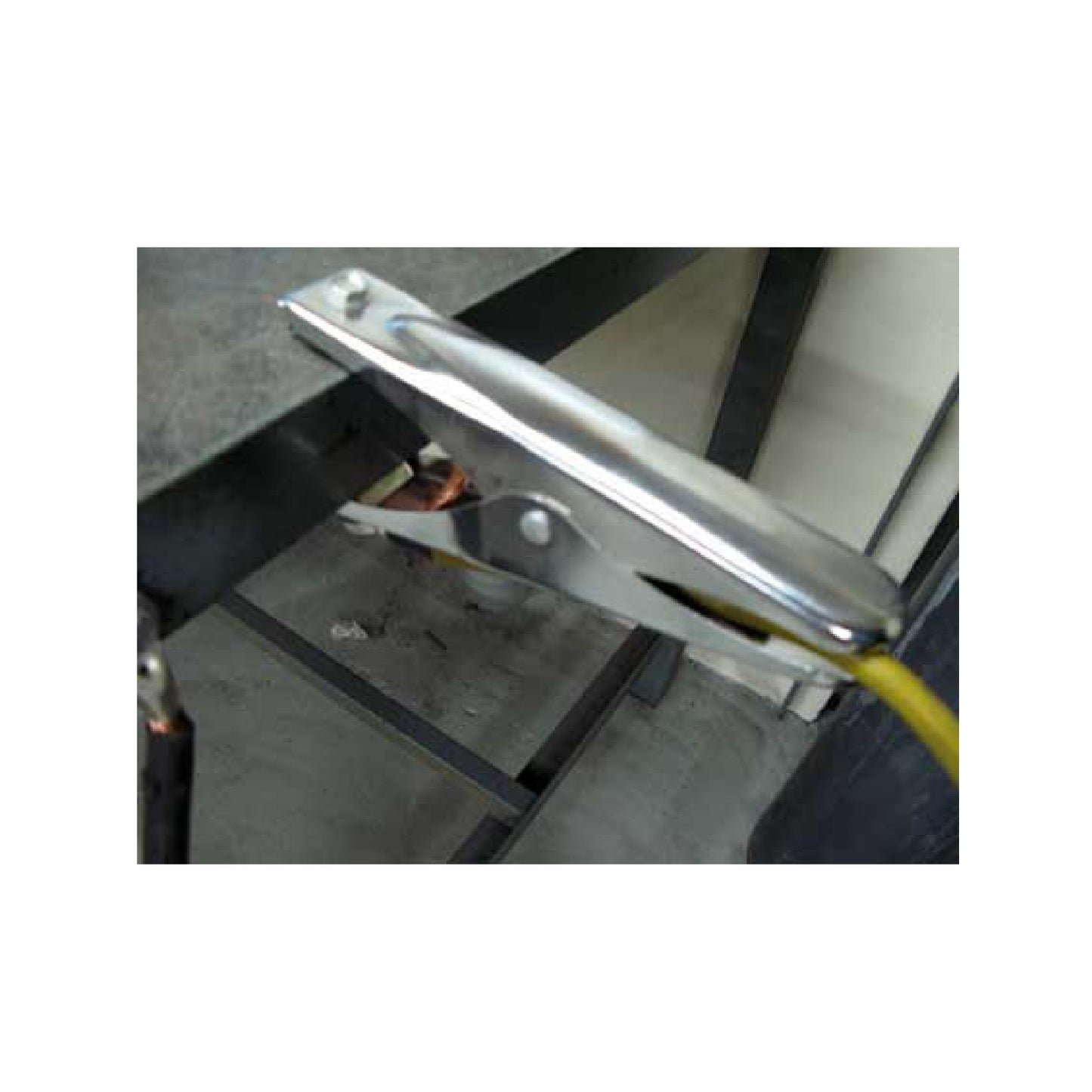 Earth Welding 400 Amp Metal Clamp <br><br>