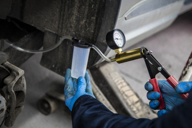 Mulit Use Brake Bleeder and Vacuum Pump Kit, for all Vehicle Types
